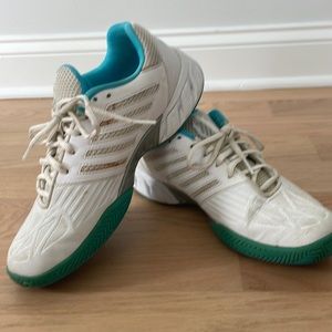 Womens K-Swiss tennis shoes size 9